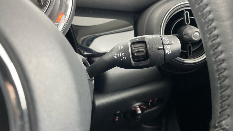 MINI Hatchback 1.5 Cooper Classic 5dr Petrol Hatchback